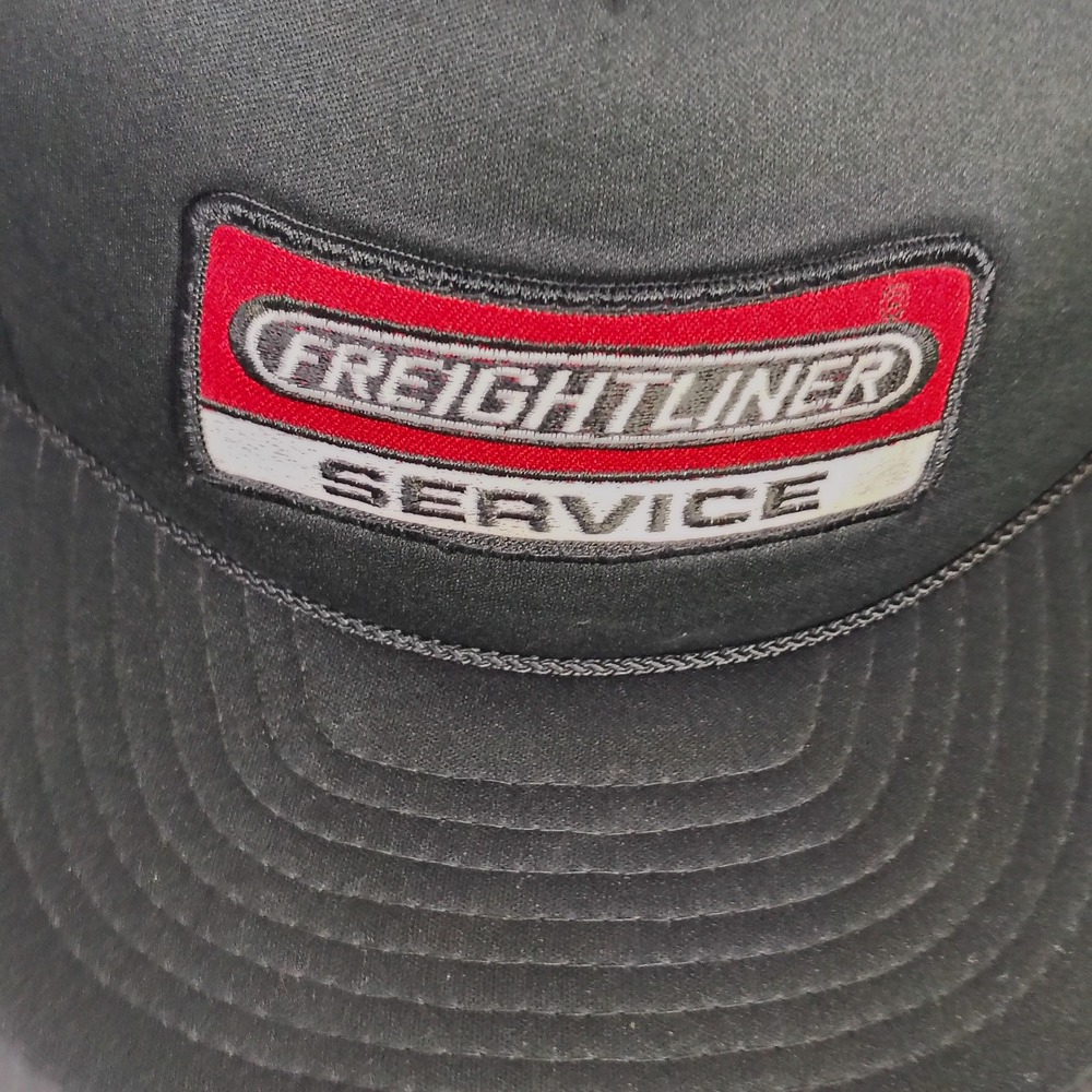 VINTAGE Freightliner Trucker Hat Men One Size Black Service Patch Mesh Snapback